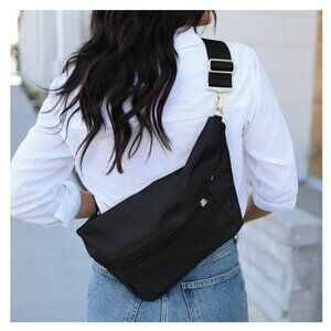 Canvelle Black Fannypack Bag